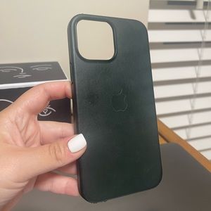 iPhone 13 Pro Max Leather Case Forrest Green DISCONTINUED